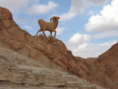 Chebika dağ oasis sınır Sahara, açık mavi gökyüzü, Tunus, Afrika