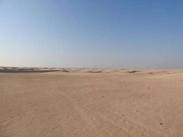 Дюни в Сахарі, Мерзуга Марокко. Золоті пустелі дюни. Пагорби Сахари. Вечір в пустелі. Lanscape Марокко. Мальовничим видом. — стокове фото