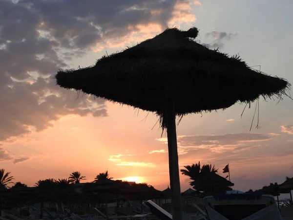 Atardecer claro sol en Hammamet. Túnez, África del Norte . — Foto de Stock