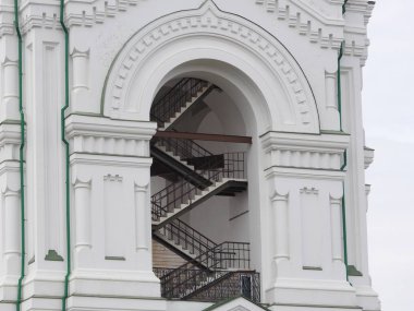 Nikolo-çöller Berlyukovsky ilçe küçük bir Rus köyünde Ortodoks manastırın çan kulesi elemanları.