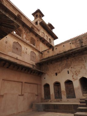 Cihangir Mahal, Orchha Fort, Hindu dini, antik mimari, Orchha, Madhya Pradesh, Hindistan'ın ayrıntıları ve öğeleri.
