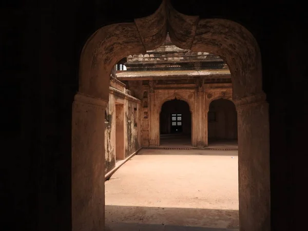 Jehangir Mahal, detalles y elementos de Orchha Fort, religión hindú, arquitectura antigua, Orchha, Madhya Pradesh, India . —  Fotos de Stock