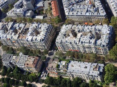 Eyfel Kulesi yüksekliğinden Paris şehir görünümü.