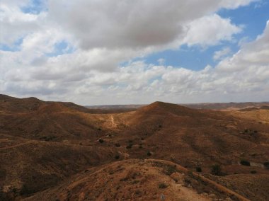 Manzara bunaltıcı çöl berrak gün, Sahara, Afrika.