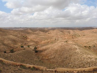 Manzara bunaltıcı çöl berrak gün, Sahara, Afrika.