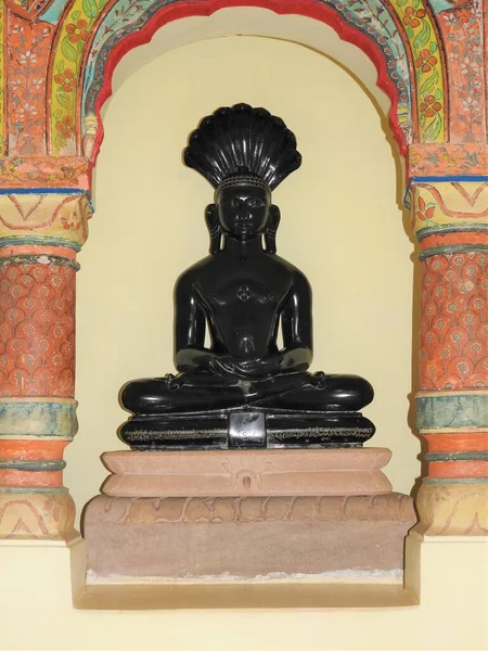 Parsvanath, Adinath, Shanti Nath, östra grupp av tempel, Khajuraho, Madhya Pradesh, Indien, känd eroticheskim design av Kama Sutra, Unescos världsarv — Stockfoto