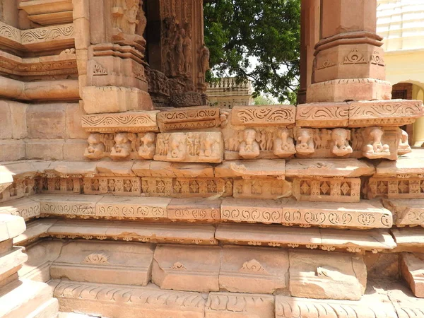 Parsvanath, Adinath, Shanti Nath, keleti csoport templomok, Khajuraho, Madhya Pradesh, India, ismert eroticheskim design a Kama Sutra, az UNESCO Világörökség — Stock Fotó