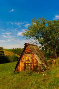 Dağ kabin. Sırbistan, Europe eski ahşap evde. Dağ köyü.
