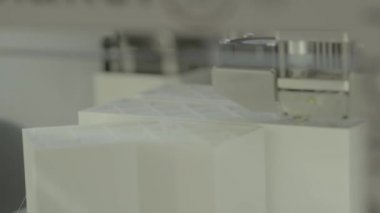 Yakın çekim yazdırma sırasında 3d yazıcı.