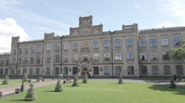Kyiv 'in mimarisi. Ukrayna. Kyiv Politeknik Enstitüsü. Hava görüntüsü. Yavaş çekim, gri, düz