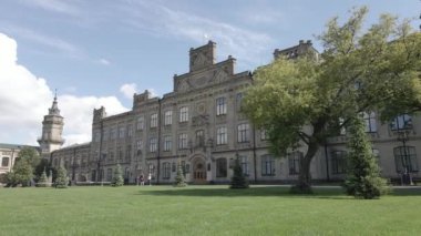 Kyiv 'in mimarisi. Ukrayna. Kyiv Politeknik Enstitüsü. Hava görüntüsü. Yavaş çekim, gri, düz