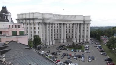 Kyiv 'in mimarisi. Ukrayna: Ukrayna Dışişleri Bakanlığı. Hava görüntüsü. Yavaş çekim