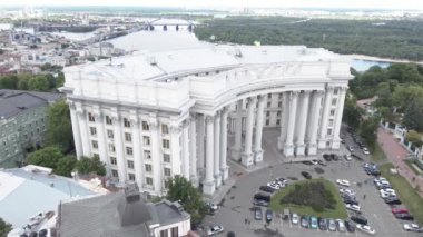 Kyiv 'in mimarisi. Ukrayna: Ukrayna Dışişleri Bakanlığı. Hava görüntüsü. Yavaş çekim