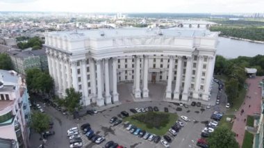 Kyiv 'in mimarisi. Ukrayna: Ukrayna Dışişleri Bakanlığı. Hava görüntüsü. Yavaş çekim