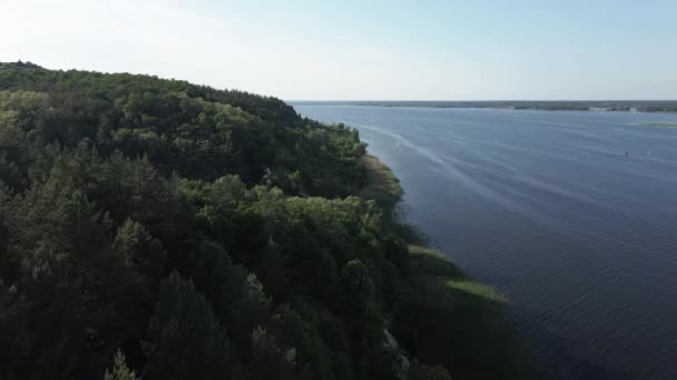 Natuur van Oekraïne: rivier Dnipro. Luchtfoto 's. Langzame beweging — Stockvideo