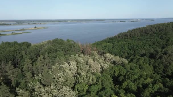 Nature de l'Ukraine : Rivière Dnipro. Vue aérienne. Mouvement lent 