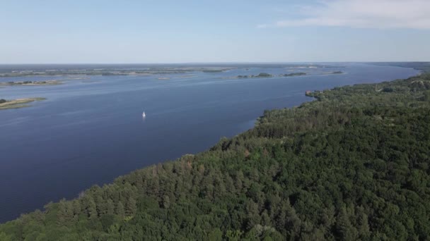 Nature de l'Ukraine : Rivière Dnipro. Vue aérienne. Mouvement lent — Video