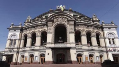 Kyiv 'in mimarisi. Ukrayna: Ukrayna Ulusal Operası. Hava görüntüsü, yavaş çekim