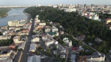 Ukrayna, Kyiv 'in havadan görünüşü. Yavaş çekim