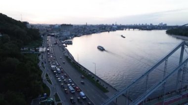 Ukrayna, Kyiv 'in havadan görünüşü. Yavaş çekim