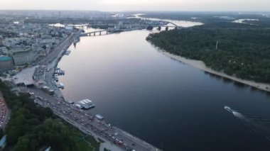 Ukrayna, Kyiv 'in havadan görünüşü. Yavaş çekim