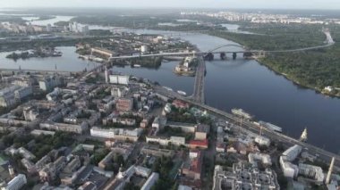 Ukrayna, Kyiv 'in havadan görünüşü. Yavaş çekim