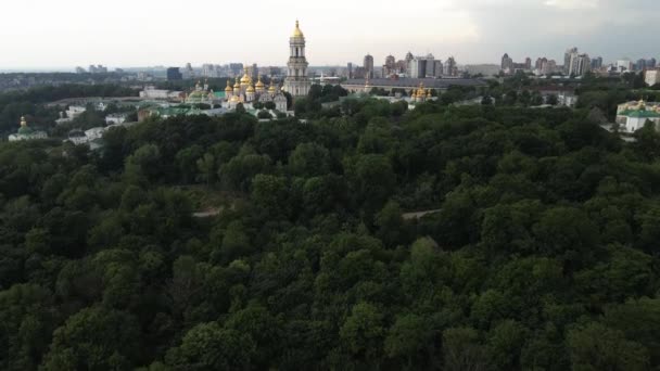 Vista aérea de Kiev, Ucrania. Movimiento lento — Vídeo de stock