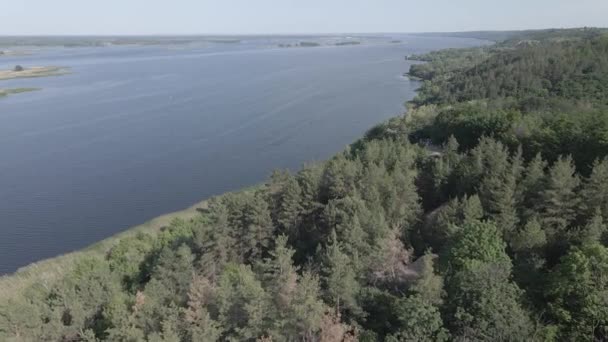 Природа України: Дніпро. Вид з повітря. Повільний рух, плаский, сірий — стокове відео