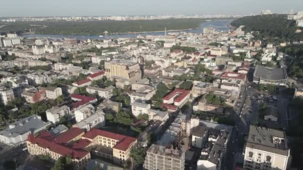 Vista aérea de Kiev, Ucrânia. Movimento lento, plano, cinza — Vídeo de Stock