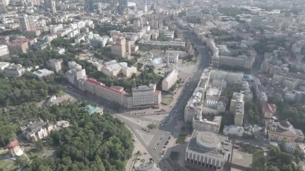 Вид з повітря на Київ, Україна. Повільний рух, плаский, сірий — стокове відео