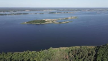 Dnipro Nehri. Hava görüntüsü. Ukrayna. Yavaş çekim
