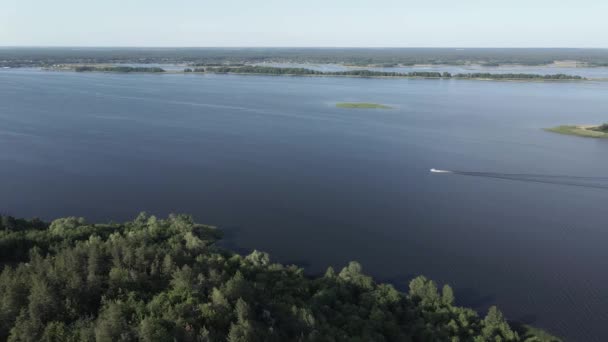 De rivier de Dnipro. Luchtfoto 's. Oekraïne. Langzame beweging — Stockvideo