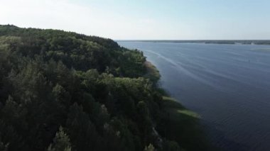 Dnipro Nehri. Hava görüntüsü. Ukrayna. Yavaş çekim