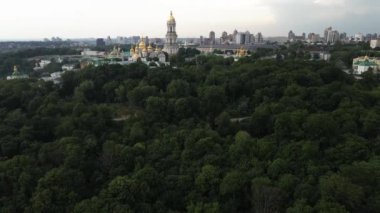 Kyiv, Ukrayna. Hava görüntüsü. Yavaş çekim