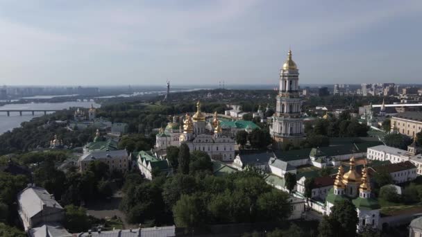 Kiev Pechersk Lavra. En cámara lenta. Vista aérea — Vídeos de Stock