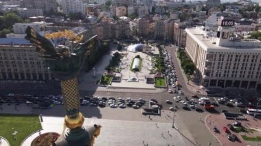 Kyiv. Ukrayna: Independence Meydanı, Meydan. Hava görüntüsü, yavaş çekim