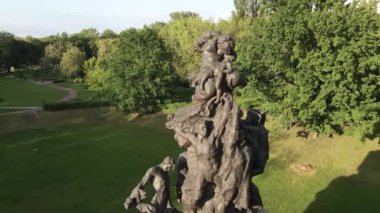 Kiev, Ukrayna: Babi Yar. Yahudilerin toplu katliamı anısına. Hava görünümü