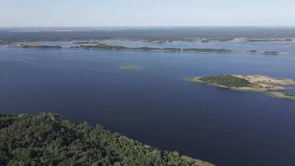Rivière Dnipro. Vue aérienne. Repère de l'Ukraine