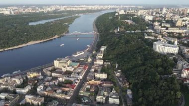 Kyiv 'in yukarıdan görünüşü. Ukrayna. Hava görünümü