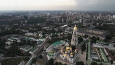 Kyiv 'in yukarıdan görünüşü. Ukrayna. Hava görünümü