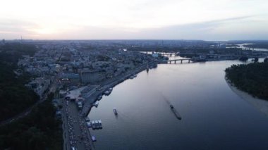 Kyiv 'in yukarıdan görünüşü. Ukrayna. Hava görünümü