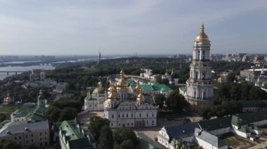 Kyiv. Ukrayna: Kyiv Pechersk Lavra 'nın hava manzarası.