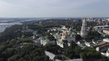 Kyiv. Ukrayna: Kyiv Pechersk Lavra 'nın hava manzarası.