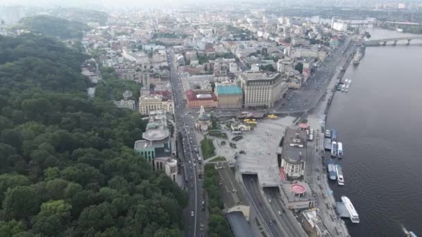 위에서 내려다보는 키 에프의 모습. 우크라이나. 공중에서 본 광경 — 비디오