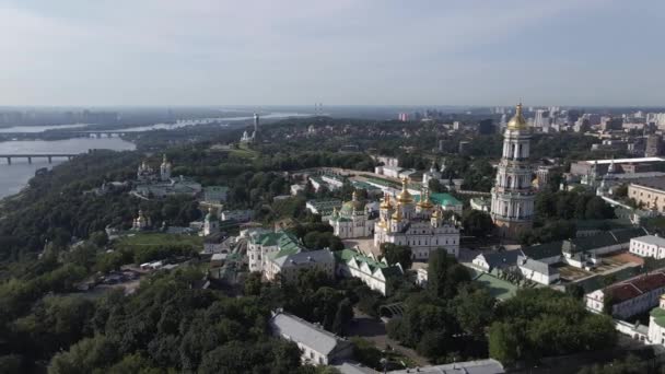 Kiew. Ukraine: Luftaufnahme der Kiewer Pechersk-Höhle. — Stockvideo