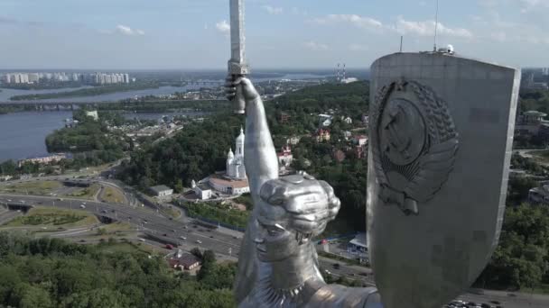 Kiev, Ucrania: Vista aérea del Monumento a la Patria . — Vídeos de Stock