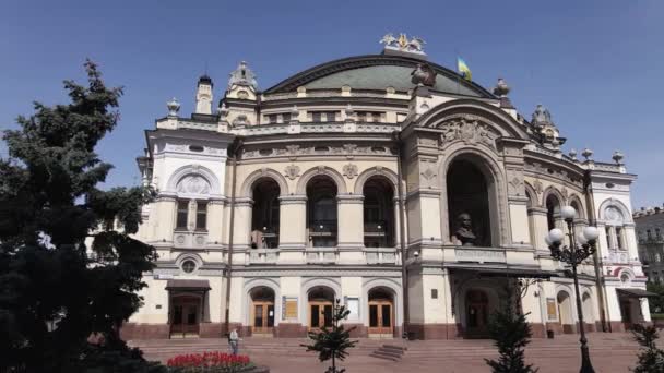Kyiv. Ukrayna: Ukrayna Ulusal Operası. Hava görünümü — Stok video