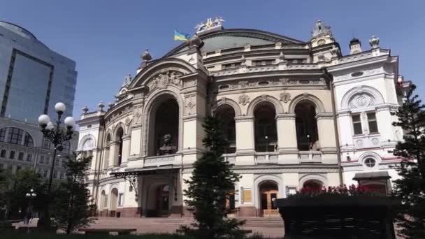 Κίεβο. Ουκρανία: Εθνική Όπερα της Ουκρανίας. Αεροφωτογραφία — Αρχείο Βίντεο
