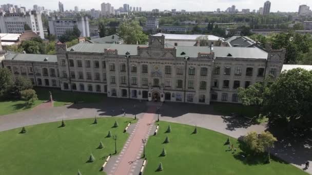 Kijevben. Ukrajnában. Kijevi Műszaki Intézet. Légi felvétel. — Stock videók