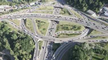 Kyiv. Ukrayna: yol kavşağı. Hava görünümü